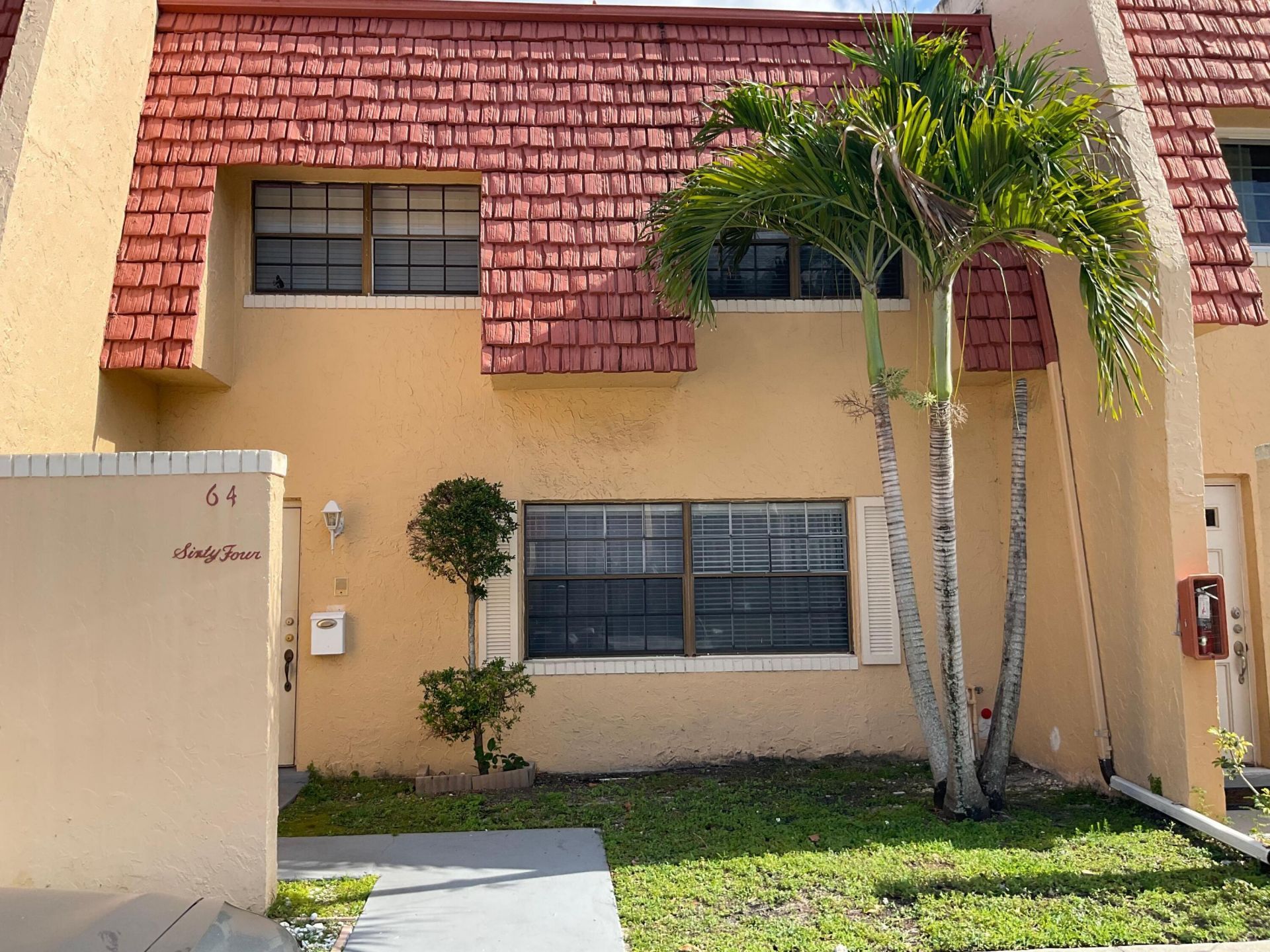 64 Canterbury Lane, Tamarac, FL 33319 Photo