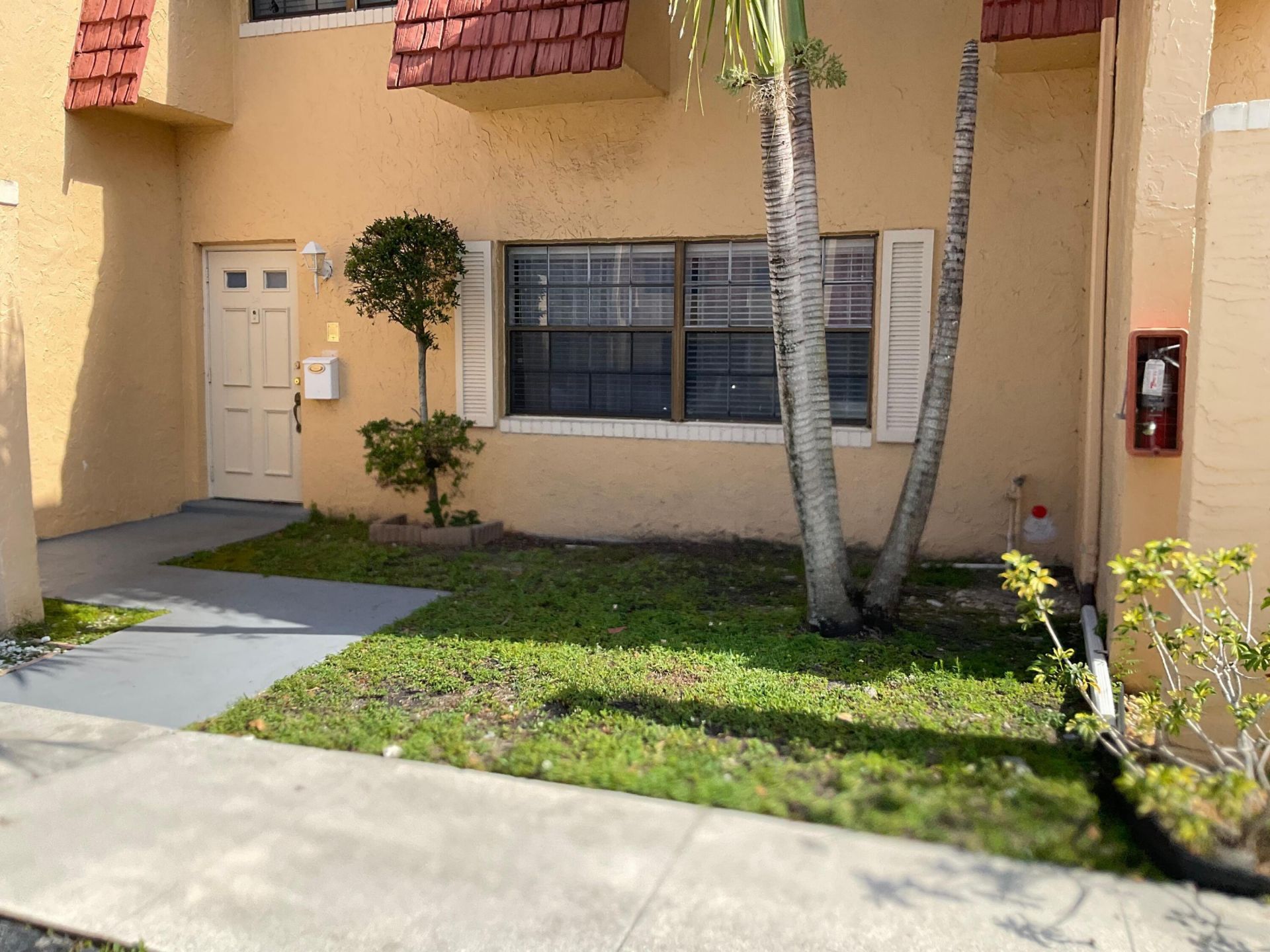 64 Canterbury Lane, Tamarac, FL 33319 Photo