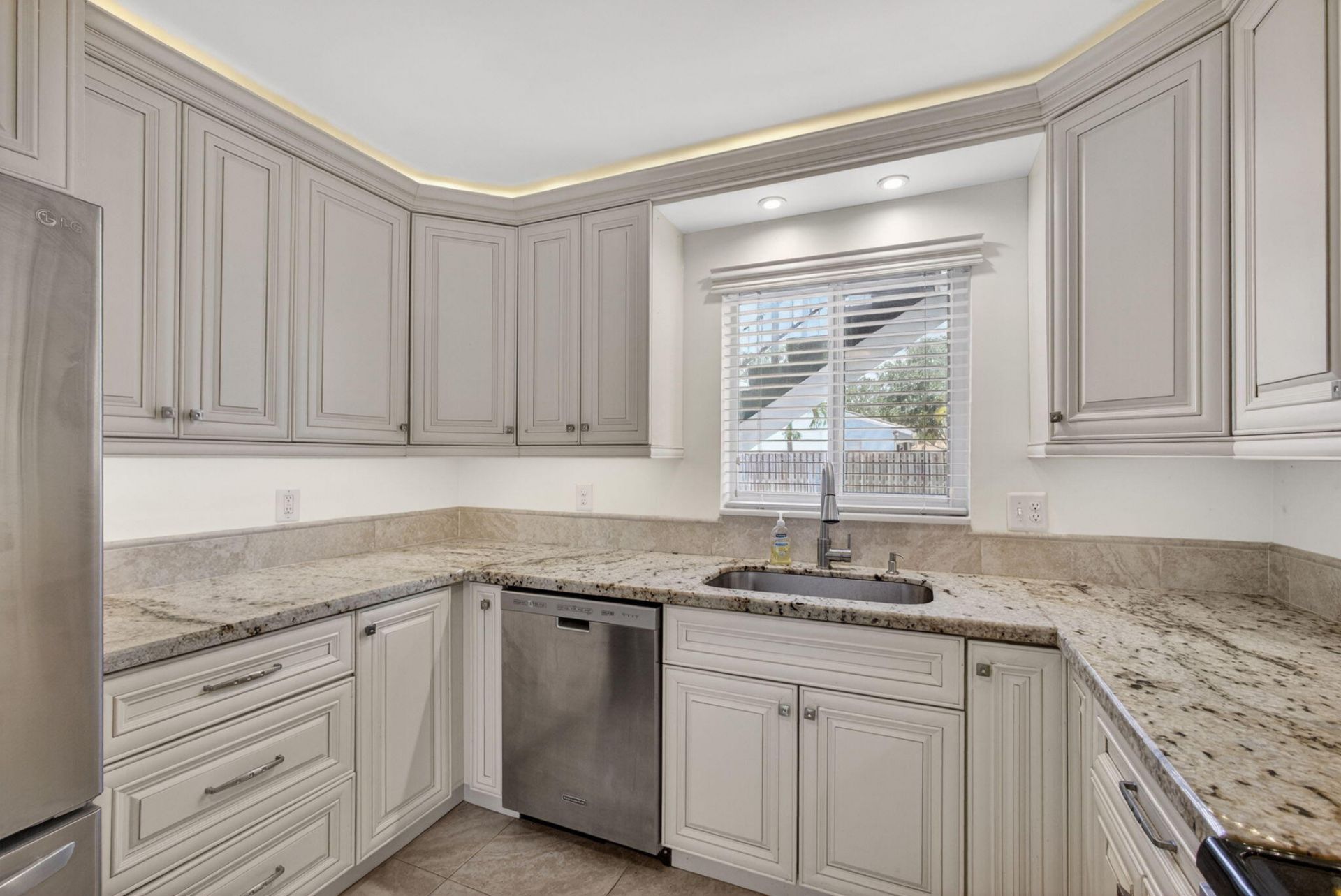 6 Garden Street E, Unit 108p, Tequesta, FL 33469 Photo