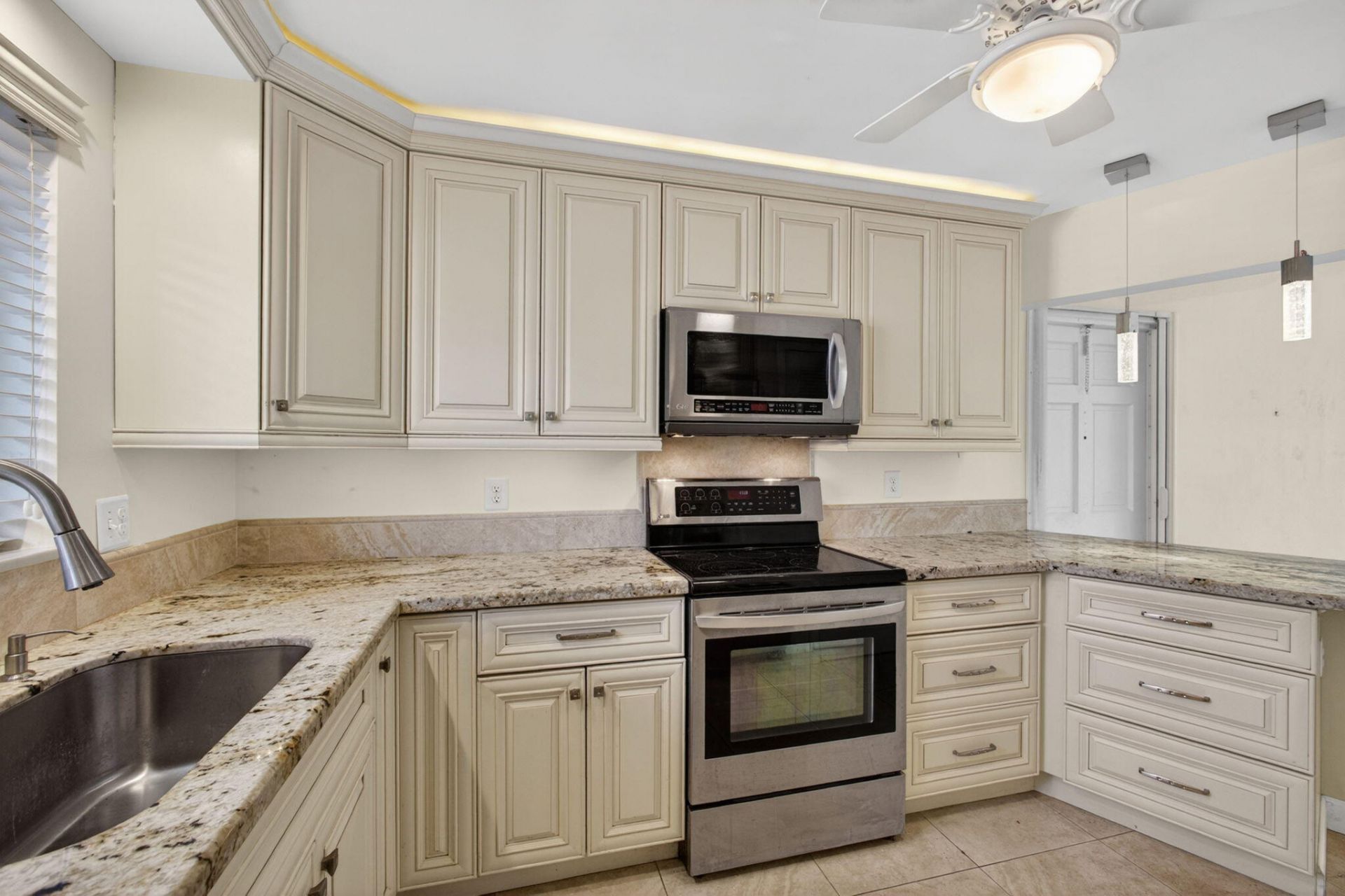 6 Garden Street E, Unit 108p, Tequesta, FL 33469 Photo