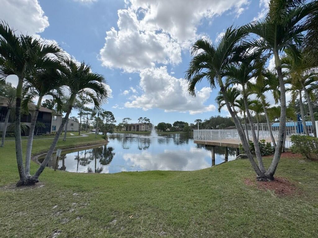520 Shady Pine Way, Unit B1, Greenacres, FL 33415 Photo