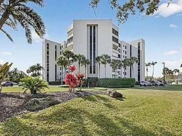 6463 La Costa Drive, Unit 105, Boca Raton, FL 33433