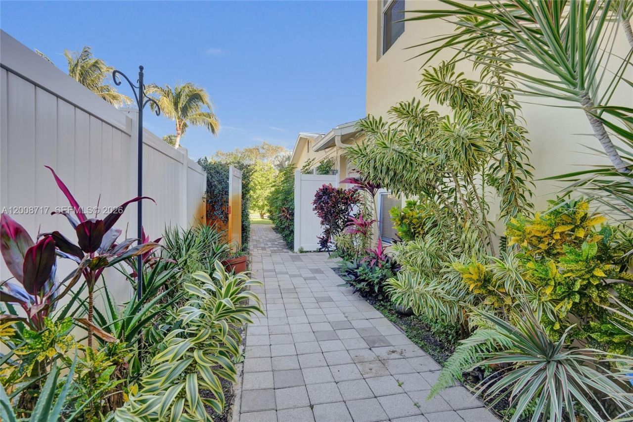 740 Buttonwood Rd , Unit 740, North Palm Beach, FL 33408 Photo