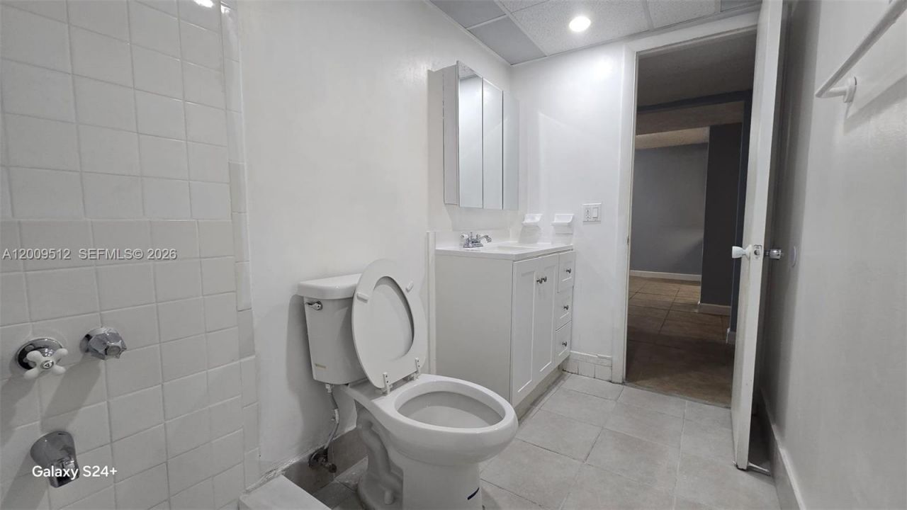 10090 NW 80th Ct , Unit 1406, Hialeah Gardens, FL 33016 Photo