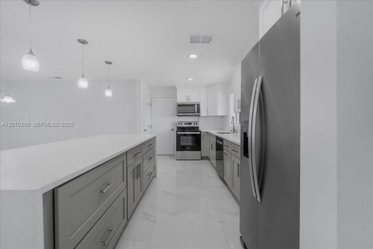 105 SE 45th , Cape Coral, FL 33904 Photo