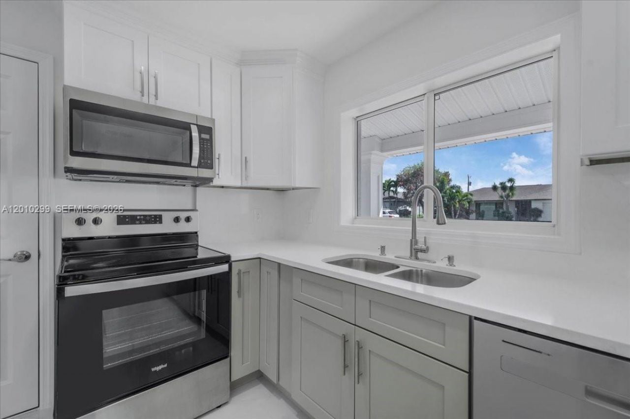 105 SE 45th , Cape Coral, FL 33904 Photo