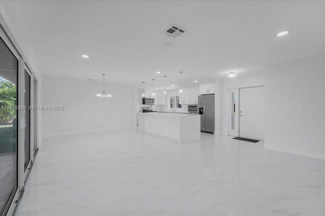105 SE 45th , Cape Coral, FL 33904 Photo