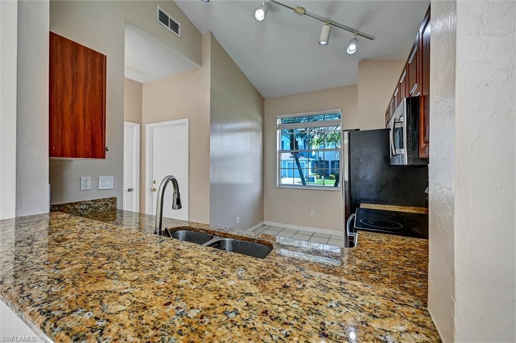 3616 Pine Oak Cir, Unit 101, Fort Myers, FL 33916 Photo