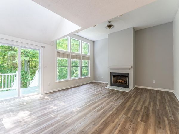 23 Goldfinch Lane, Nashua, NH 03062
