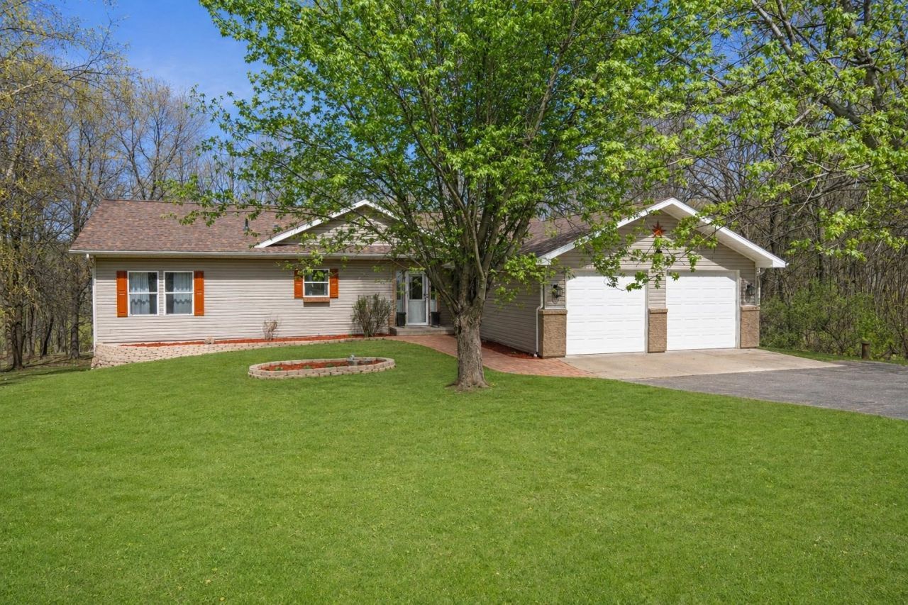 S852 Bob-o-link Court, La Valle, WI 53941 Main Photo