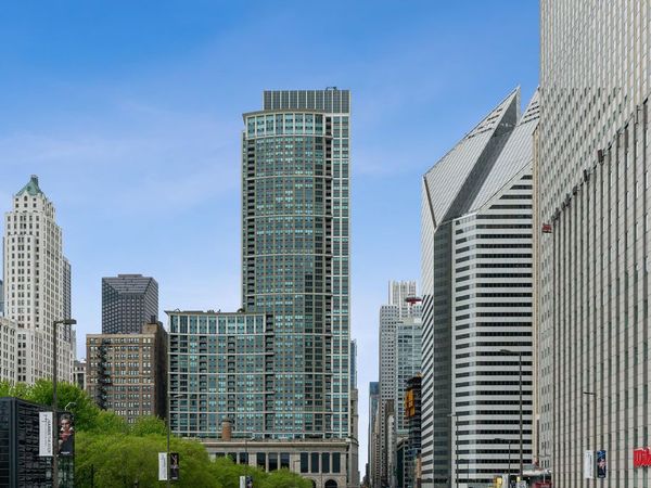 130 N Garland Court , Unit 3202, Chicago, IL 60602