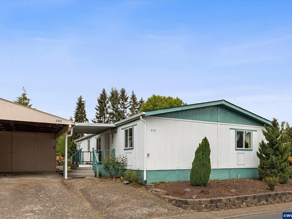 300 SE Lacreole Dr, Dallas, OR 97338