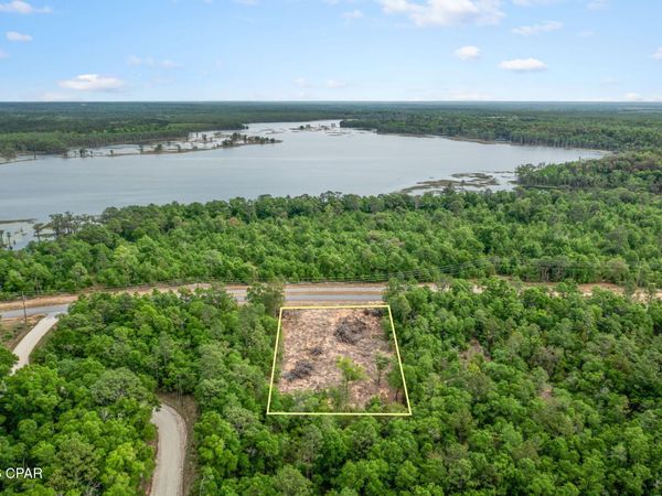 XXX Country Club Boulevard , Chipley, FL 32428