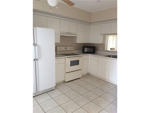 701 SW 141st Avenue, Unit 405r, Pembroke Pines, FL 33027