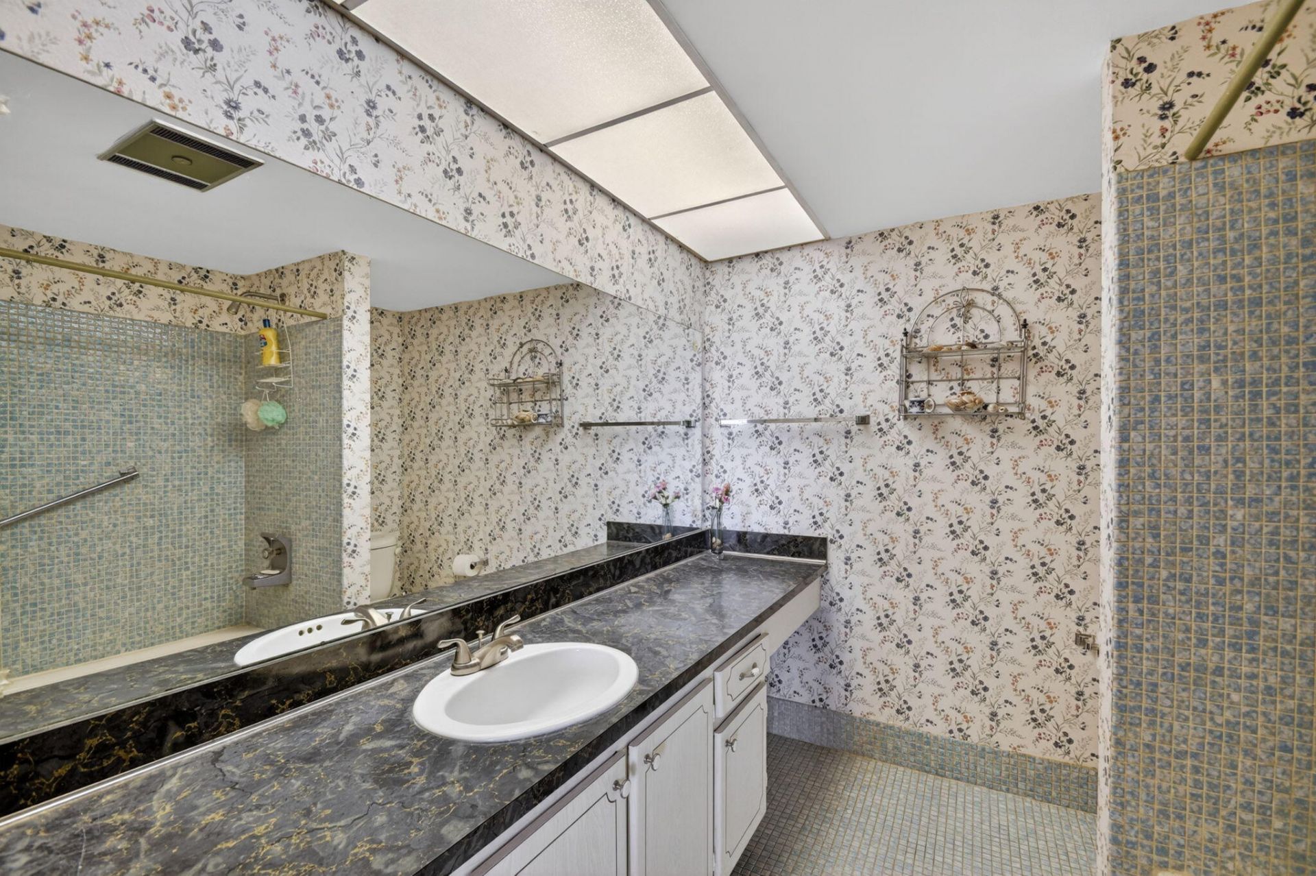 202 Wellington D, West Palm Beach, FL 33417 Photo