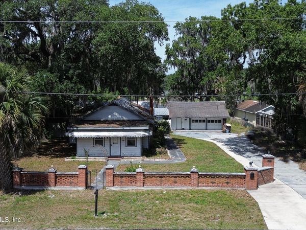 1860 LAKE SHORE Boulevard, Jacksonville, FL 32210