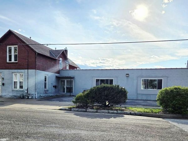 528 S 9th Street, Quincy, IL 62301