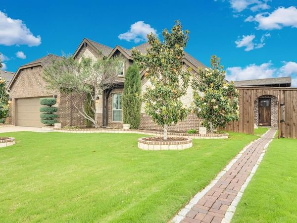 613 Autumn Run Drive, Midlothian, TX 76065