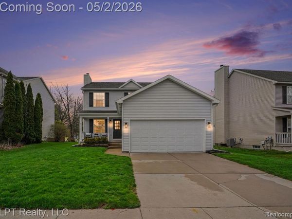 406 Mill Pond Drive, Fenton, MI 48430