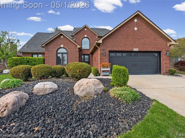 19985 Pine Cone Drive, Macomb Twp, MI 48042