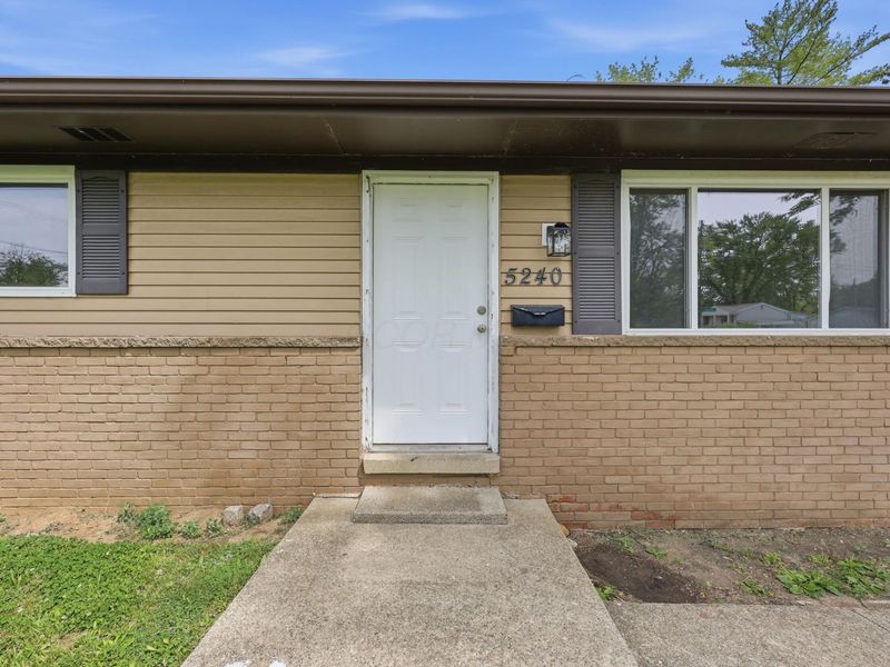 5240 Carbondale Drive, Columbus, OH 43232 Photo 3