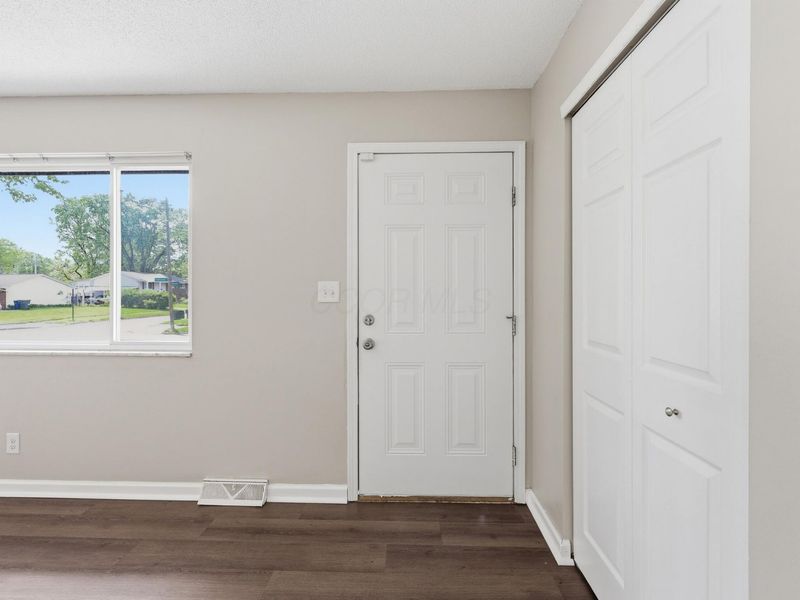 5240 Carbondale Drive, Columbus, OH 43232 Photo 5