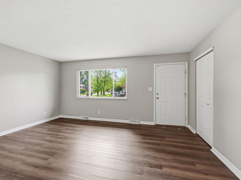 5240 Carbondale Drive, Columbus, OH 43232 Photo 6