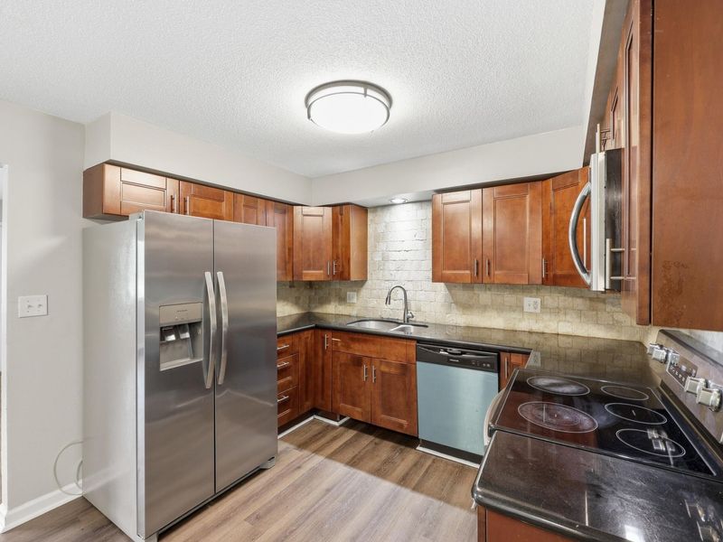 5240 Carbondale Drive, Columbus, OH 43232 Photo 9