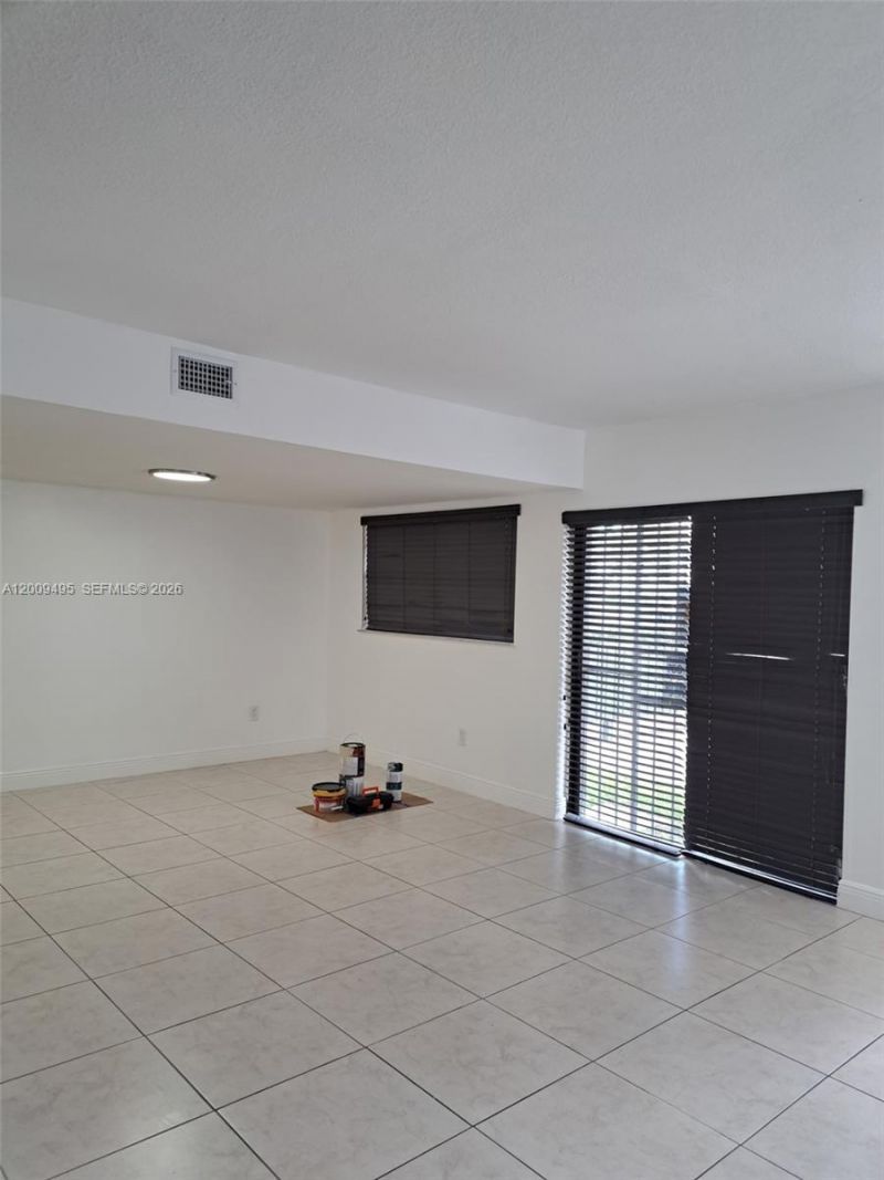 8541 NW 7th St, Unit 32, Miami, FL 33126 Photo