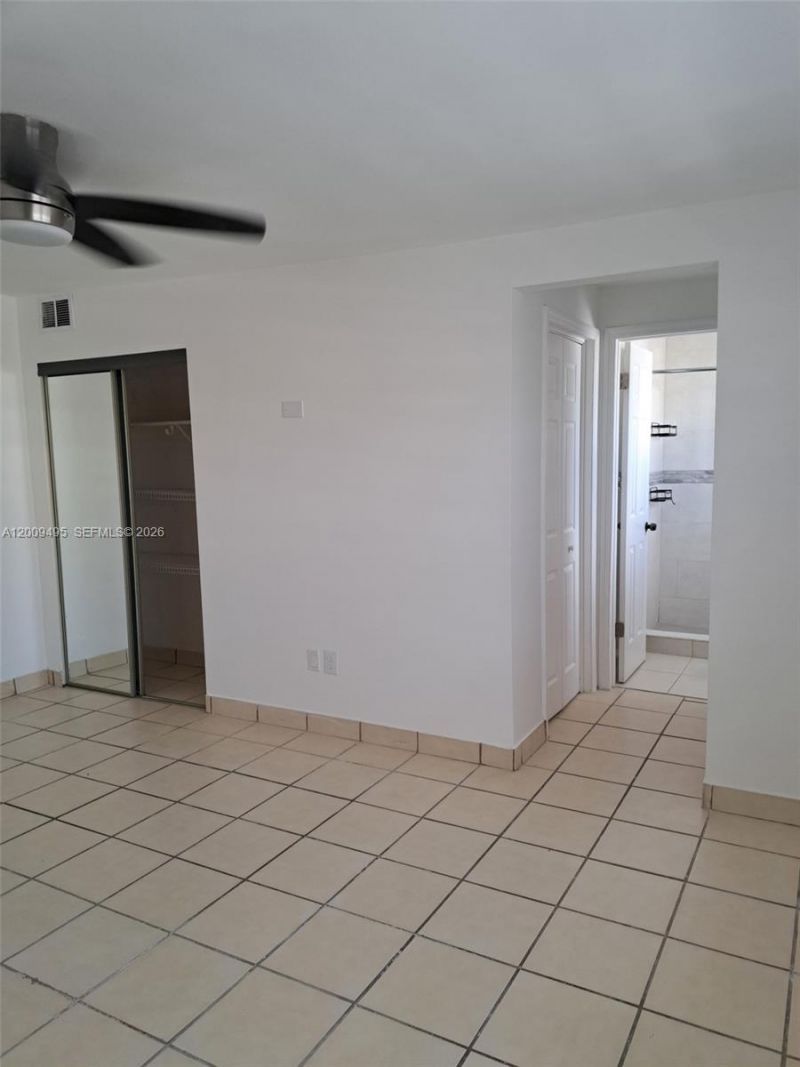 8541 NW 7th St, Unit 32, Miami, FL 33126 Photo
