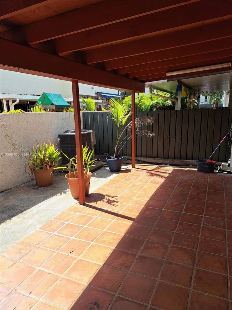 8541 NW 7th St, Unit 32, Miami, FL 33126 Photo