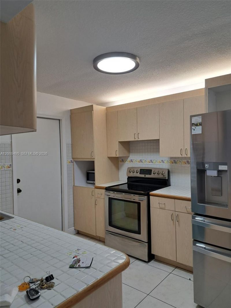8541 NW 7th St, Unit 32, Miami, FL 33126 Photo