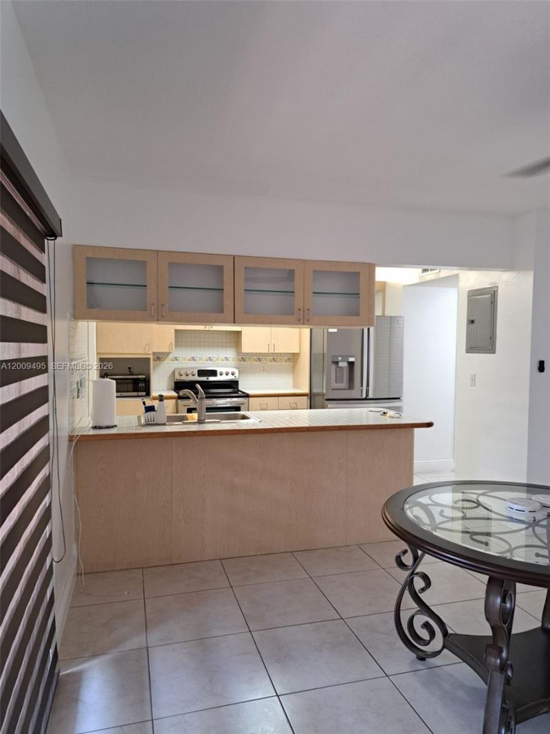 8541 NW 7th St, Unit 32, Miami, FL 33126 Photo