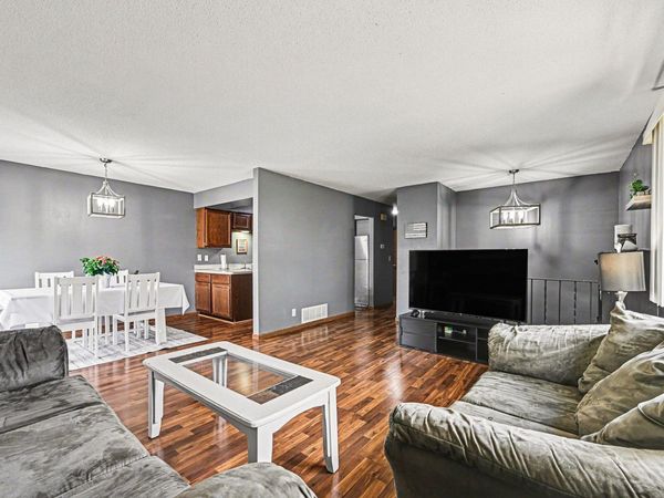 9209 Dartford Road, Woodbury, MN 55125