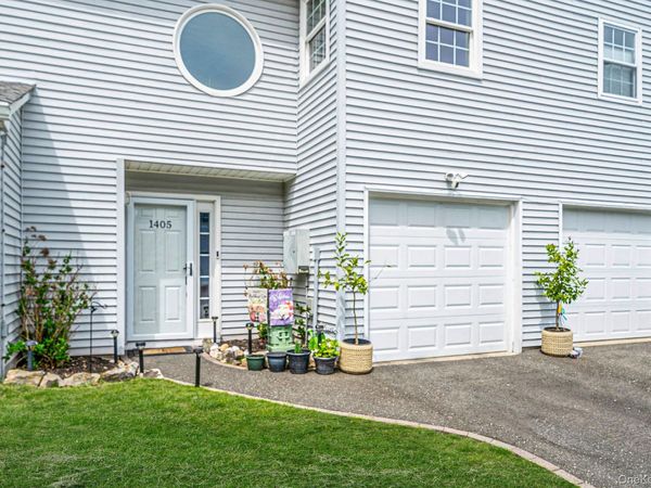 1405 Sara Circle, Port Jefferson, NY 11776