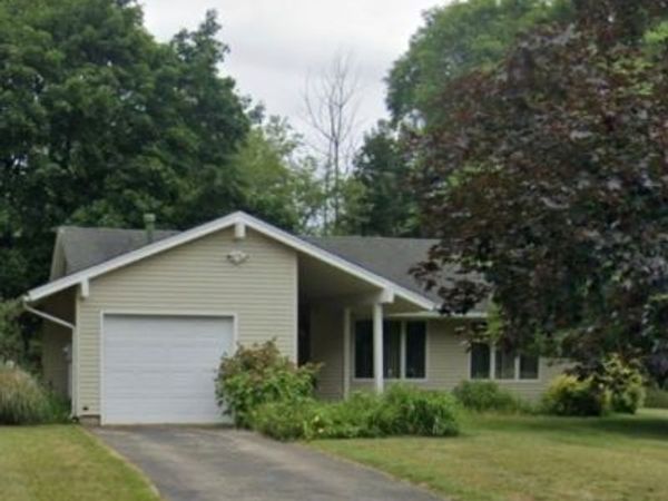 19 Valley Rd, Manalapan, NJ 07726