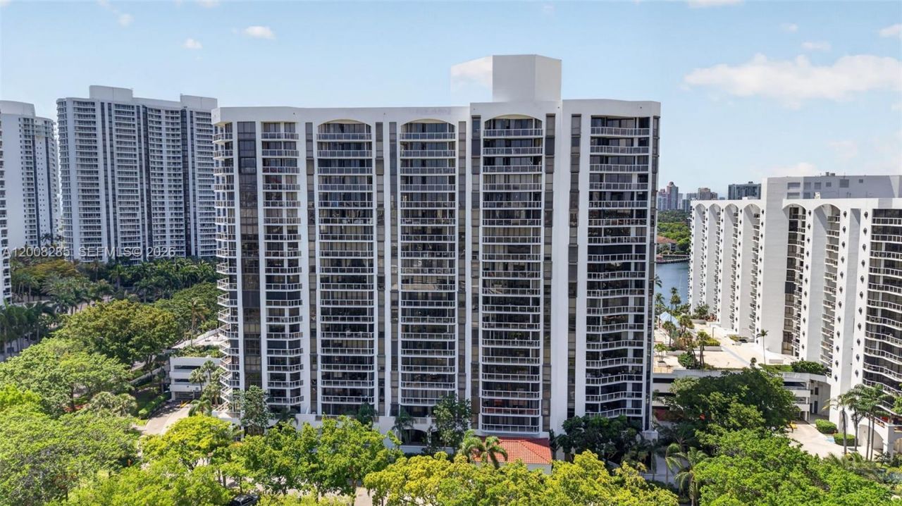 3640 Yacht Club Dr, Unit 1602, Aventura, FL 33180 Photo