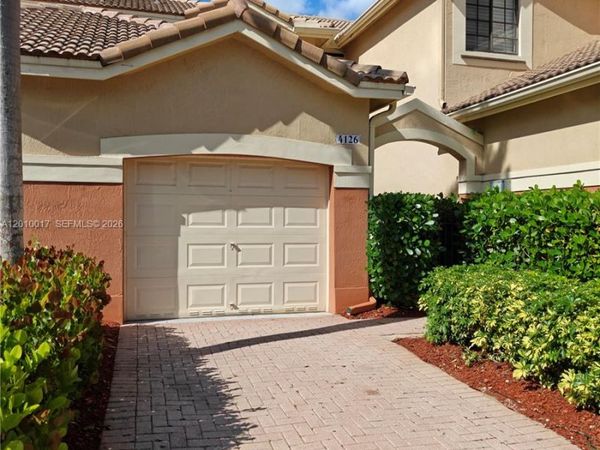 4126 Forest Dr , Weston, FL 33332