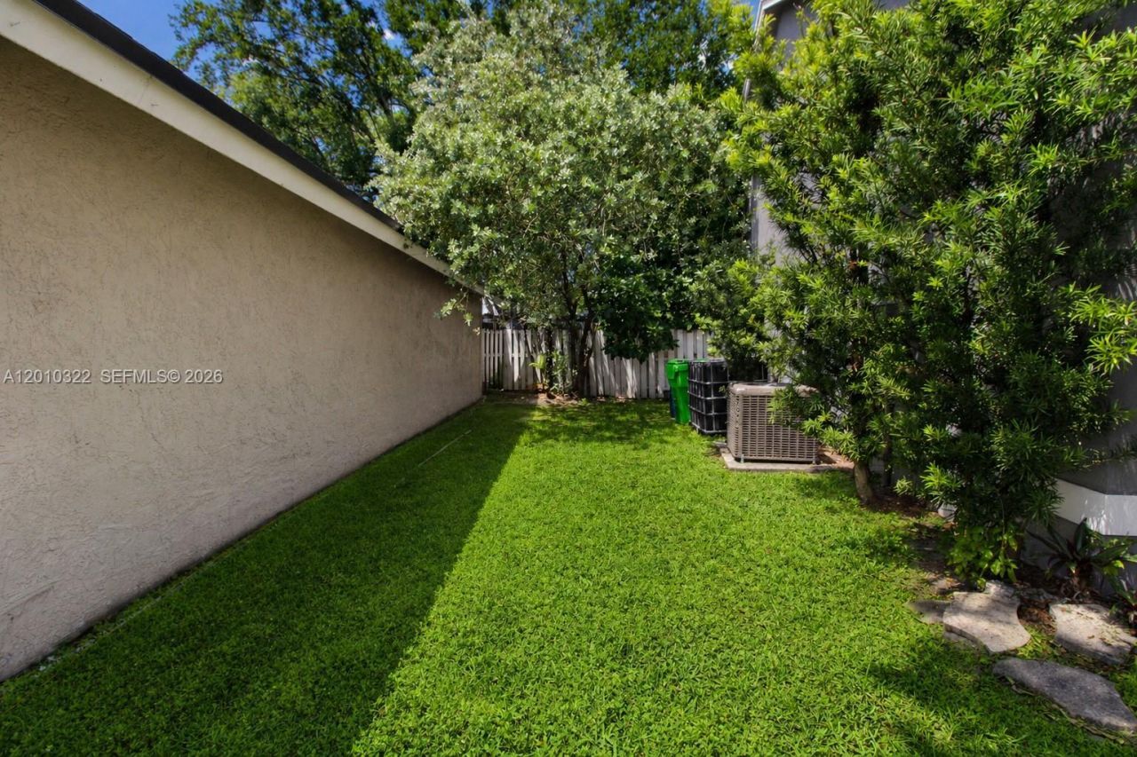 12113 NW 33rd St , Sunrise, FL 33323 Photo