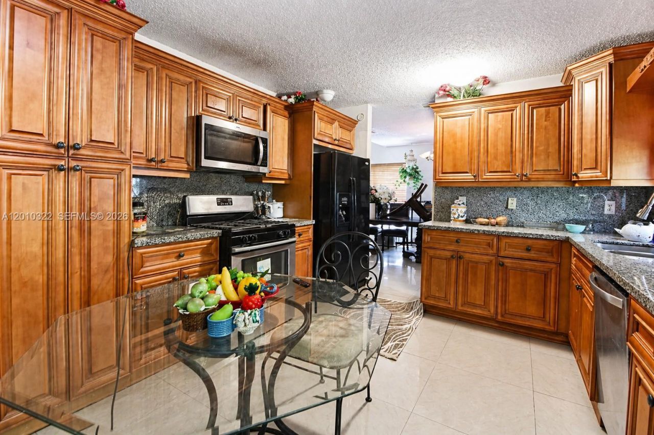 12113 NW 33rd St , Sunrise, FL 33323 Photo