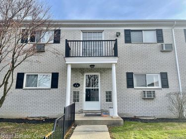 100 W Hickory Grove Road, Bloomfield Hills, MI 48304