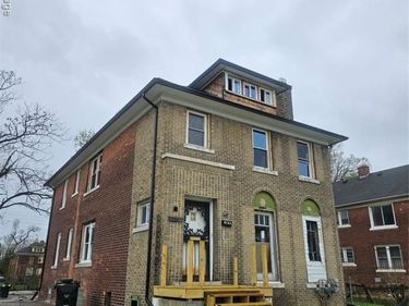 1947 Clairmount Street, Detroit, MI 48206