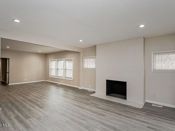 2337 Parkwood Avenue, Toledo, OH 43620