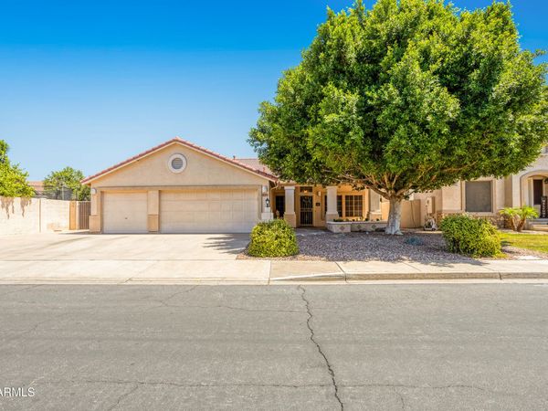 1800 E SAGEBRUSH Street, Gilbert, AZ 85296
