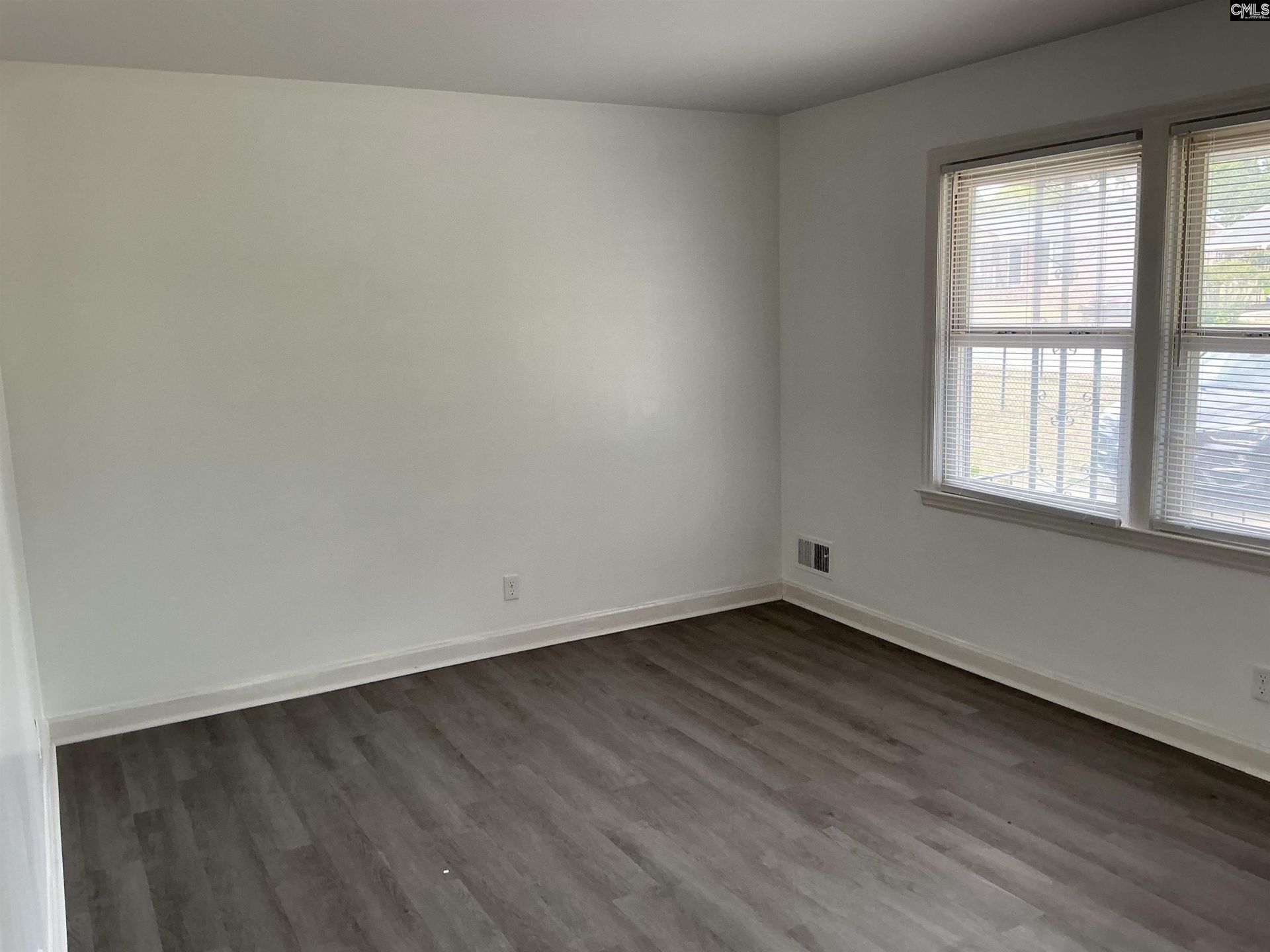 133 Shoreditch Drive  Photo 8