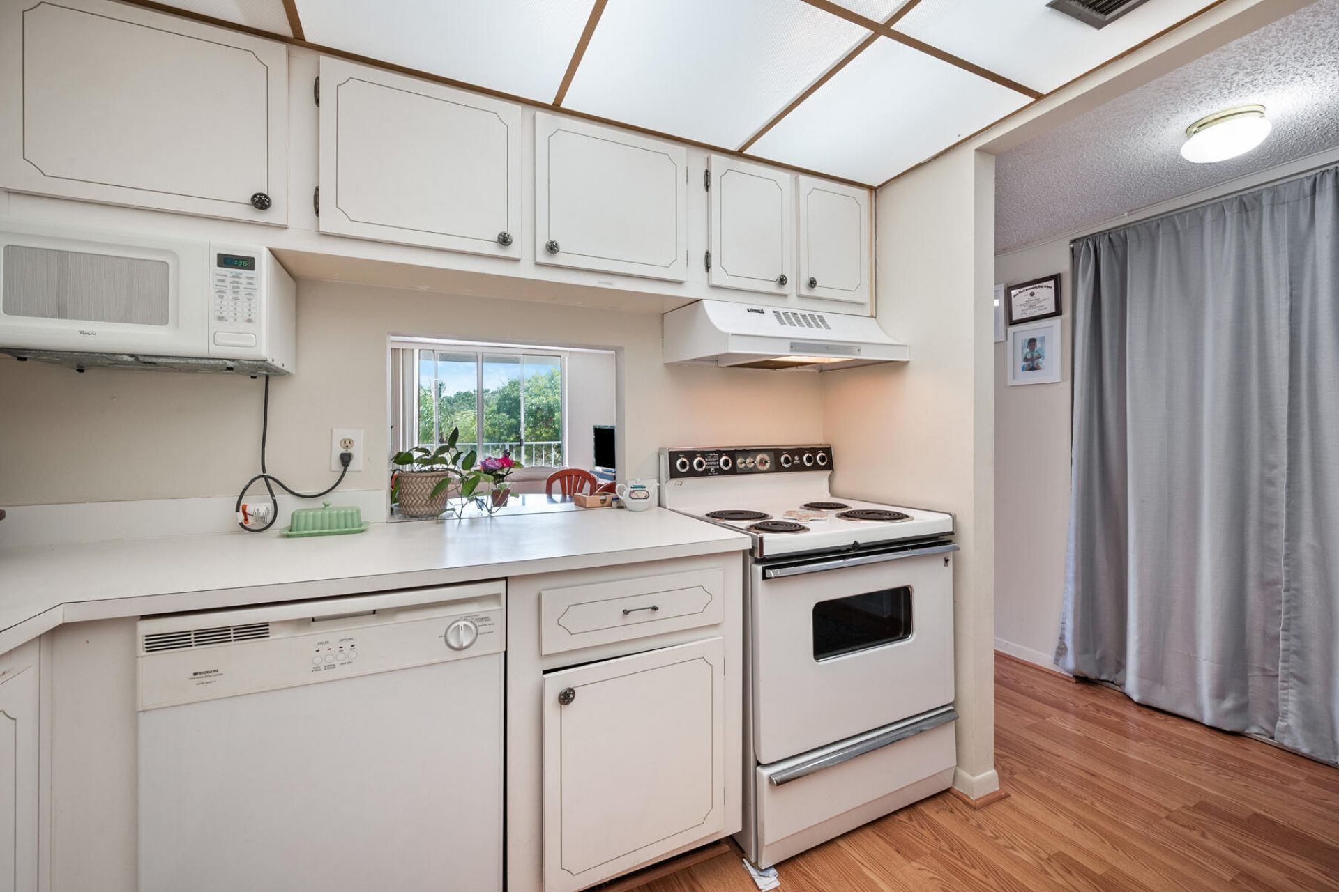 500 Executive Center Drive, Unit 3k, West Palm Beach, FL 33401 Photo