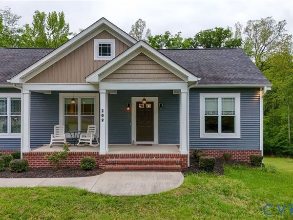 208 Thomas Circle, Farmville, VA 23901