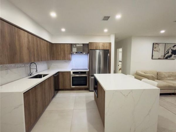 1524 NE 14th Ter, Fort Lauderdale, FL 33304