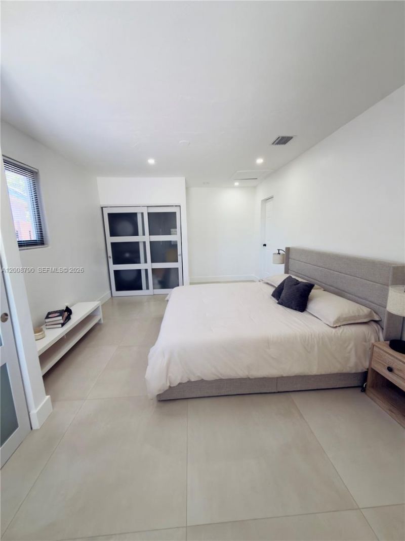 1524 NE 14th Ter, Fort Lauderdale, FL 33304 Photo