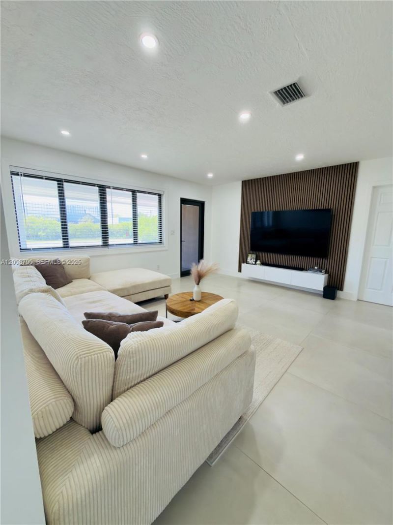 1524 NE 14th Ter, Fort Lauderdale, FL 33304 Photo